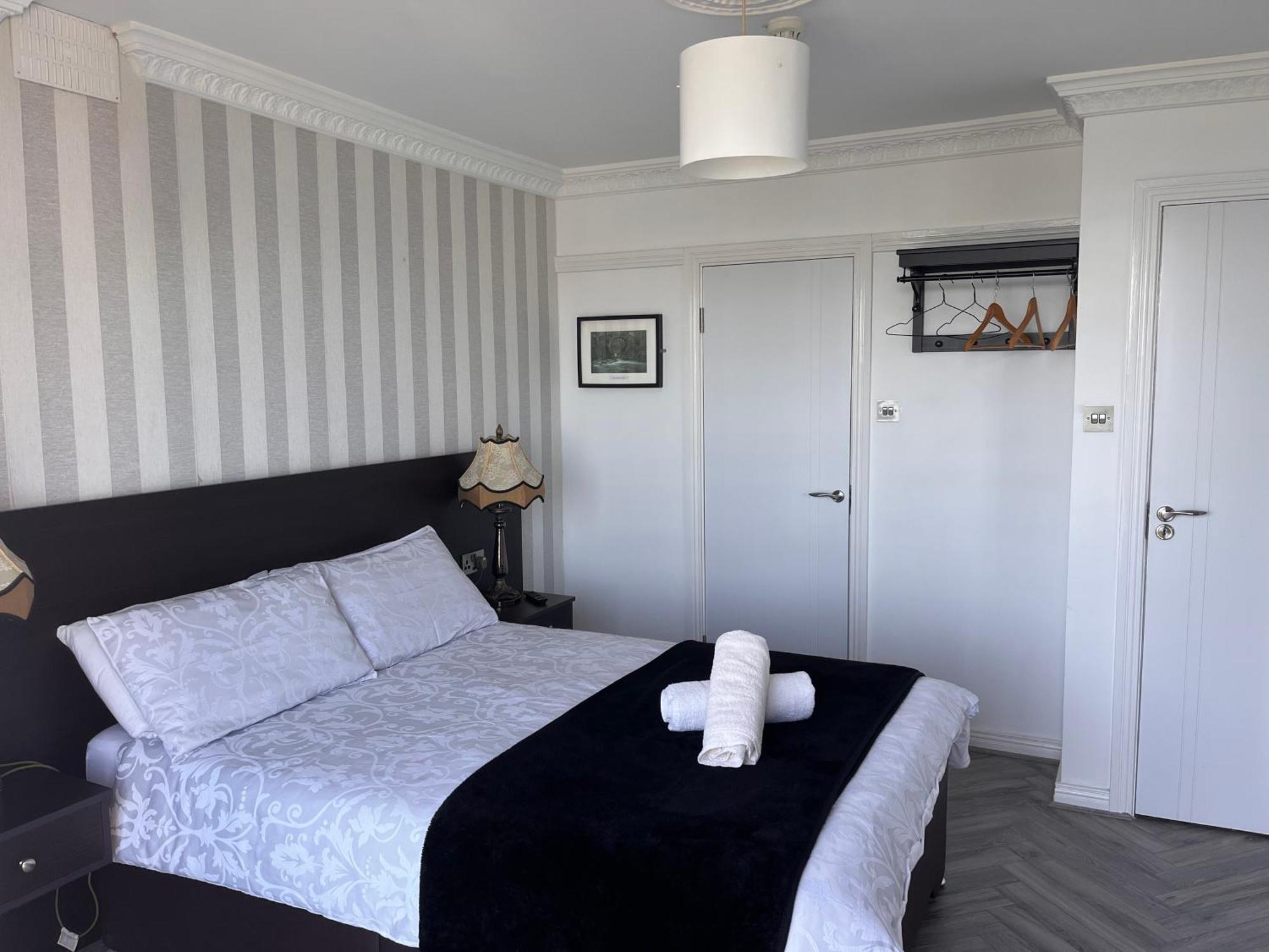 The Light House Hotel Galway Room photo