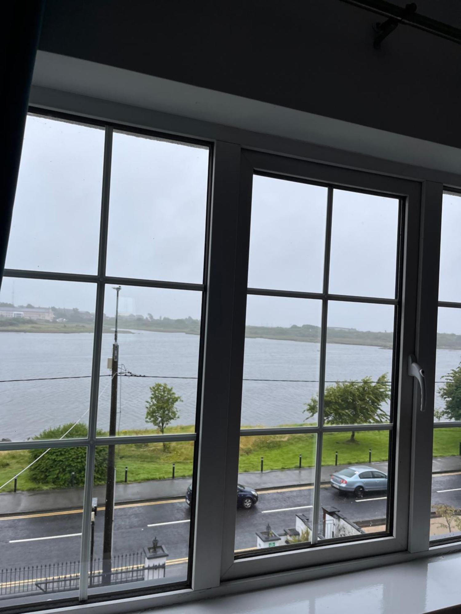 The Light House Hotel Galway Room photo
